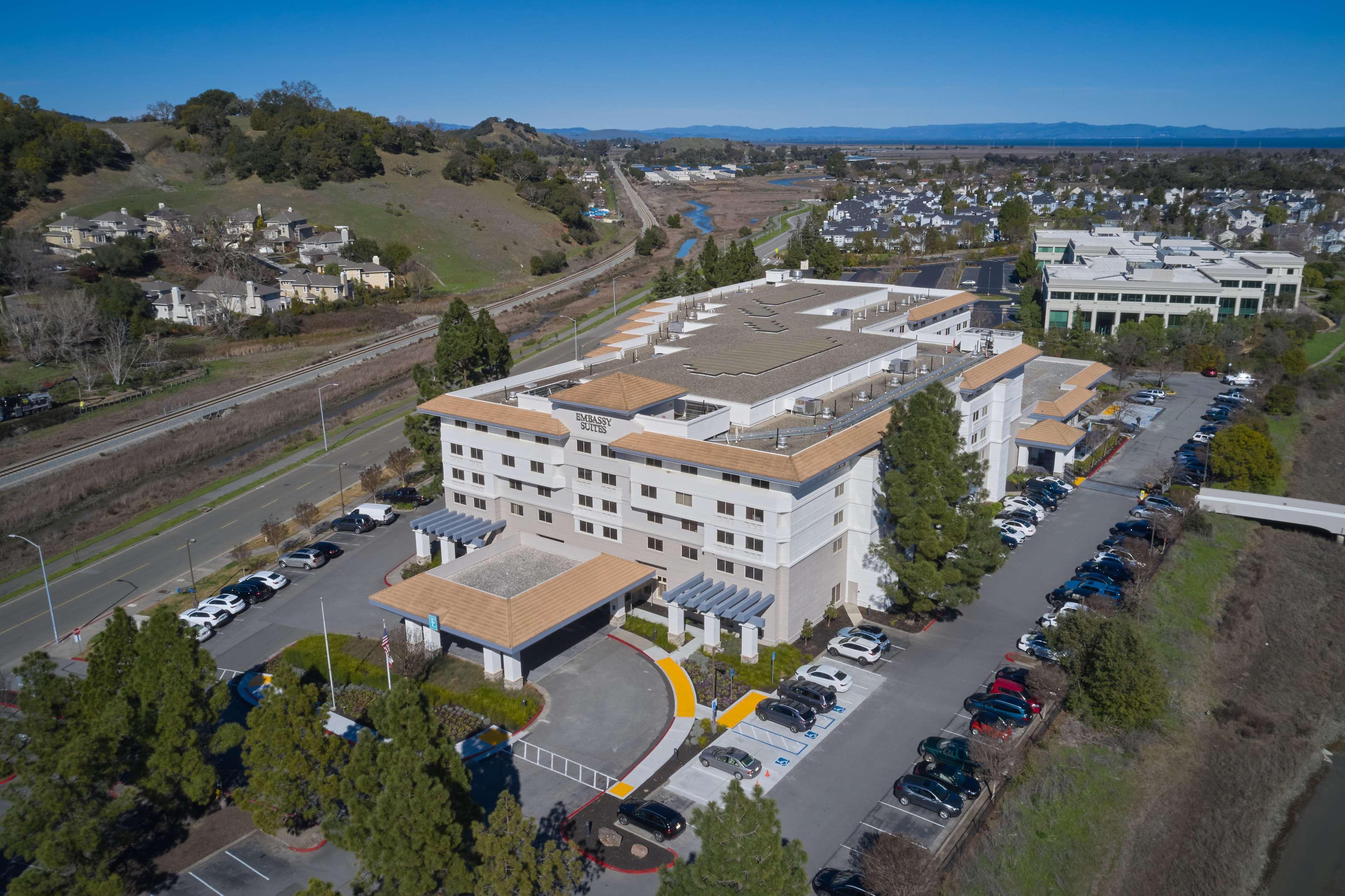 Embassy Suites By Hilton San Rafael Marin County Bagian luar foto